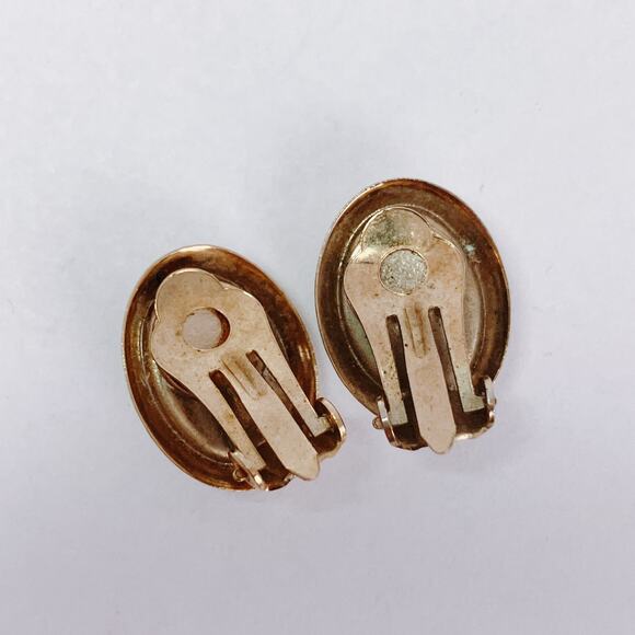 Vintage 1960s Jadeite Gemstone Cabochon Gold Tone Sage Green Clip On Earrings - Picture 7 of 11